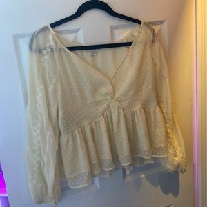 NWOT Flowey American eagle top